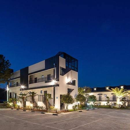 Jeju Abientot Villa Seogwipo Exterior photo
