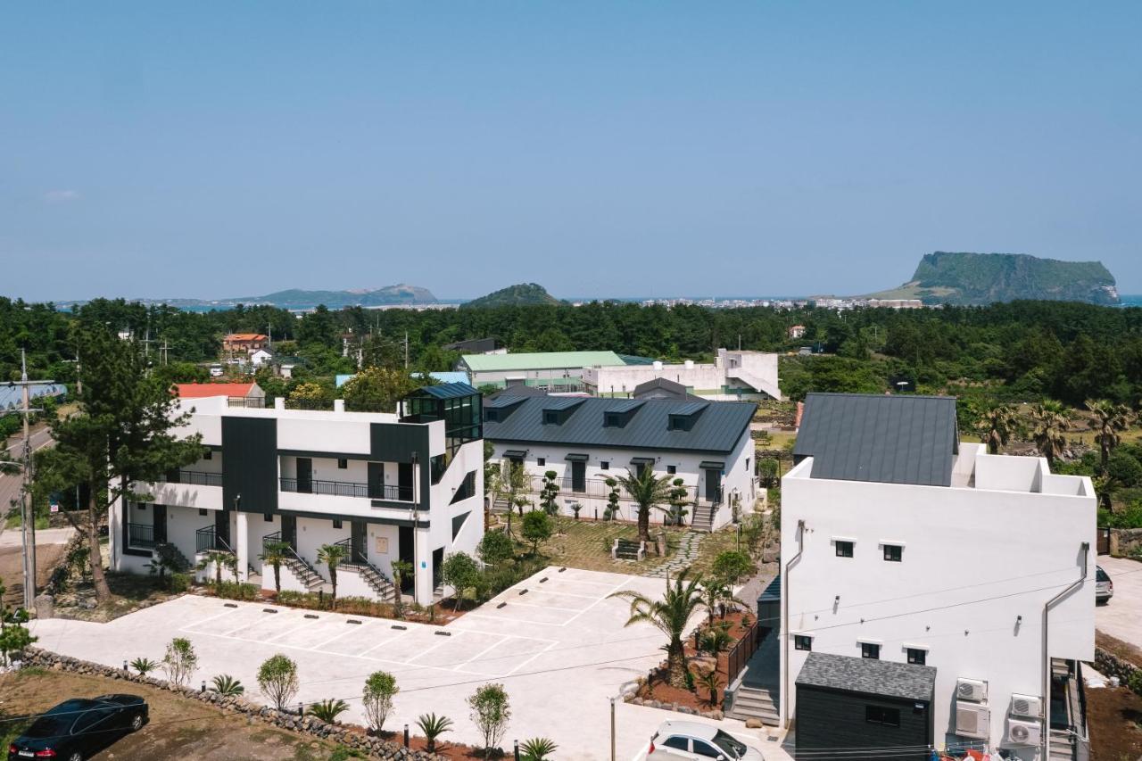 Jeju Abientot Villa Seogwipo Exterior photo